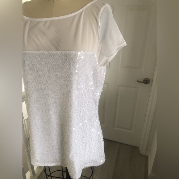 White House Black market top - Picture 4 of 6